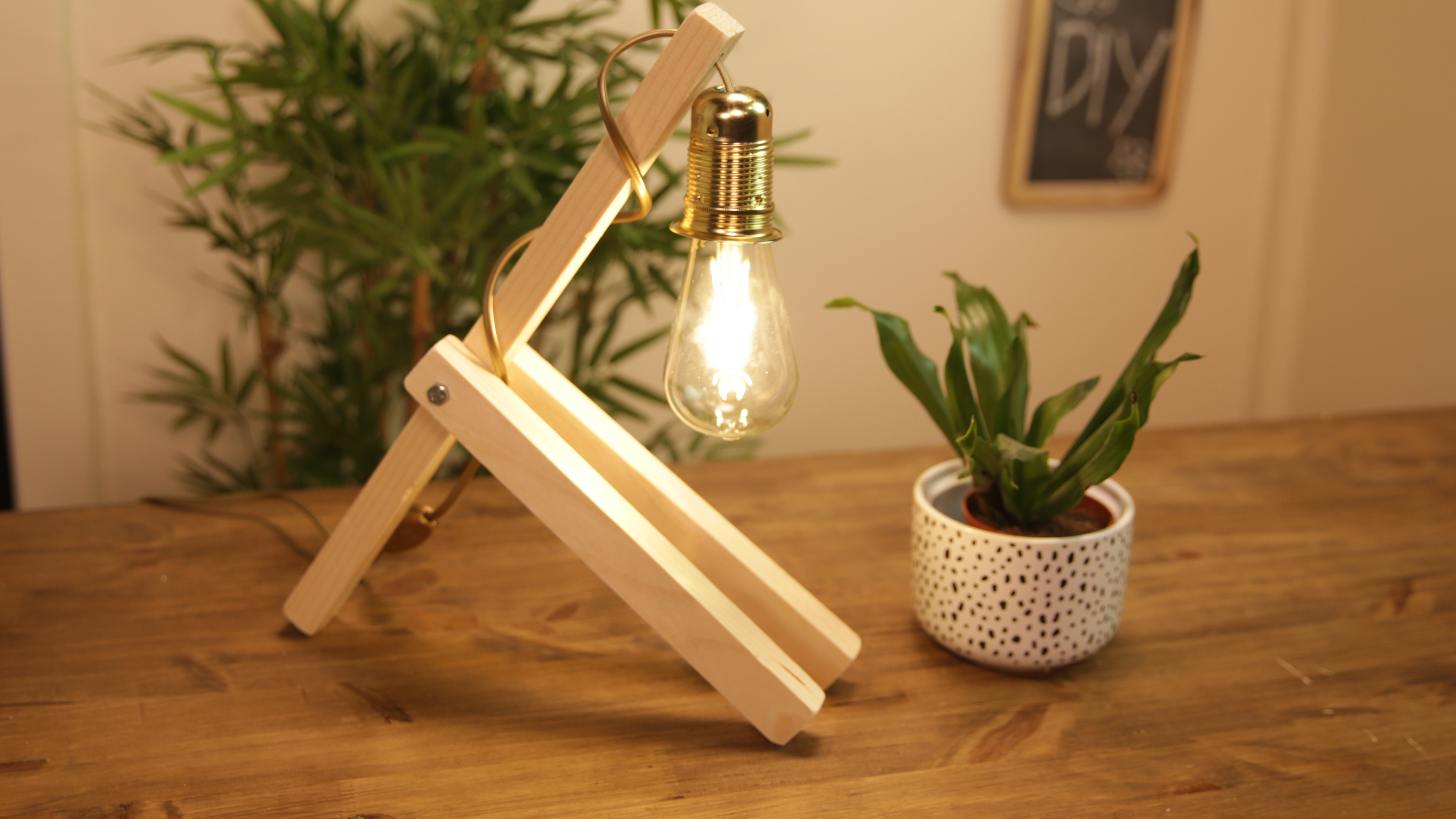 projets:olo_220v:diy-fabriquer-une-lampe-chevalet_308eb6552c86d06480ef04acd36e341e9adae664.jpg